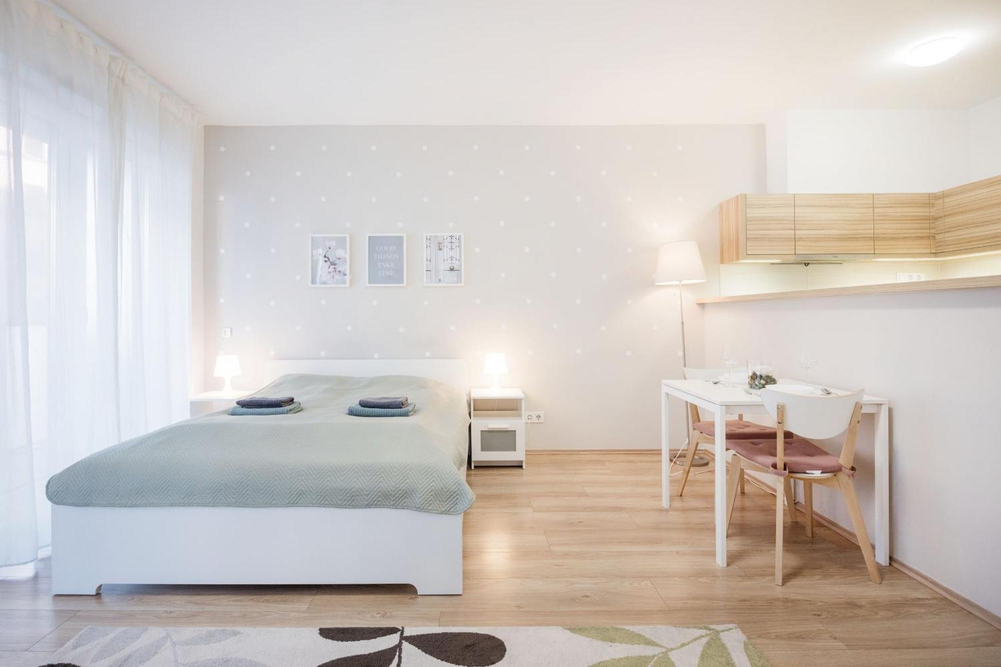 The Chic Crib With Balcony Apartment Budapest Luaran gambar