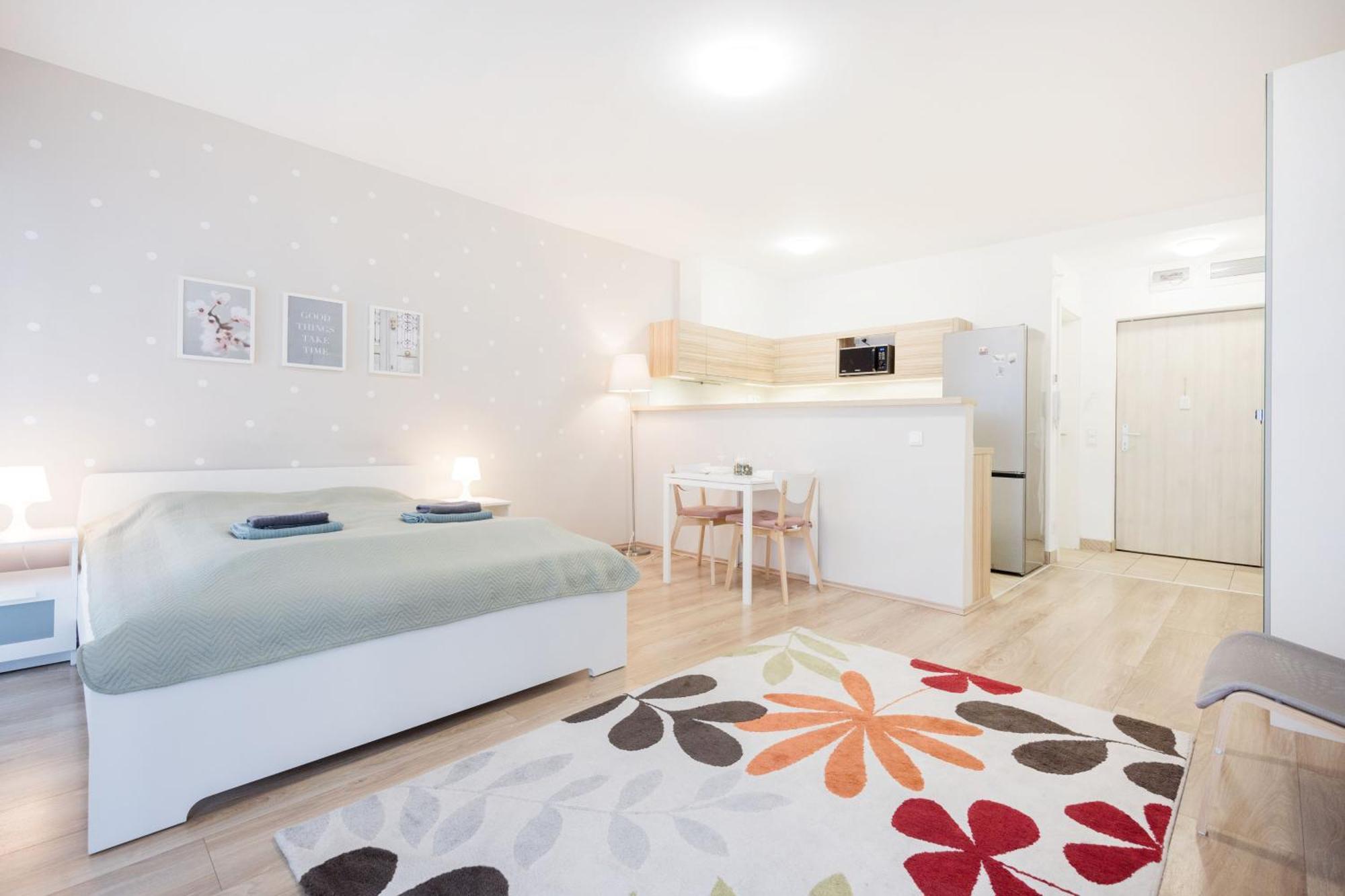 The Chic Crib With Balcony Apartment Budapest Luaran gambar